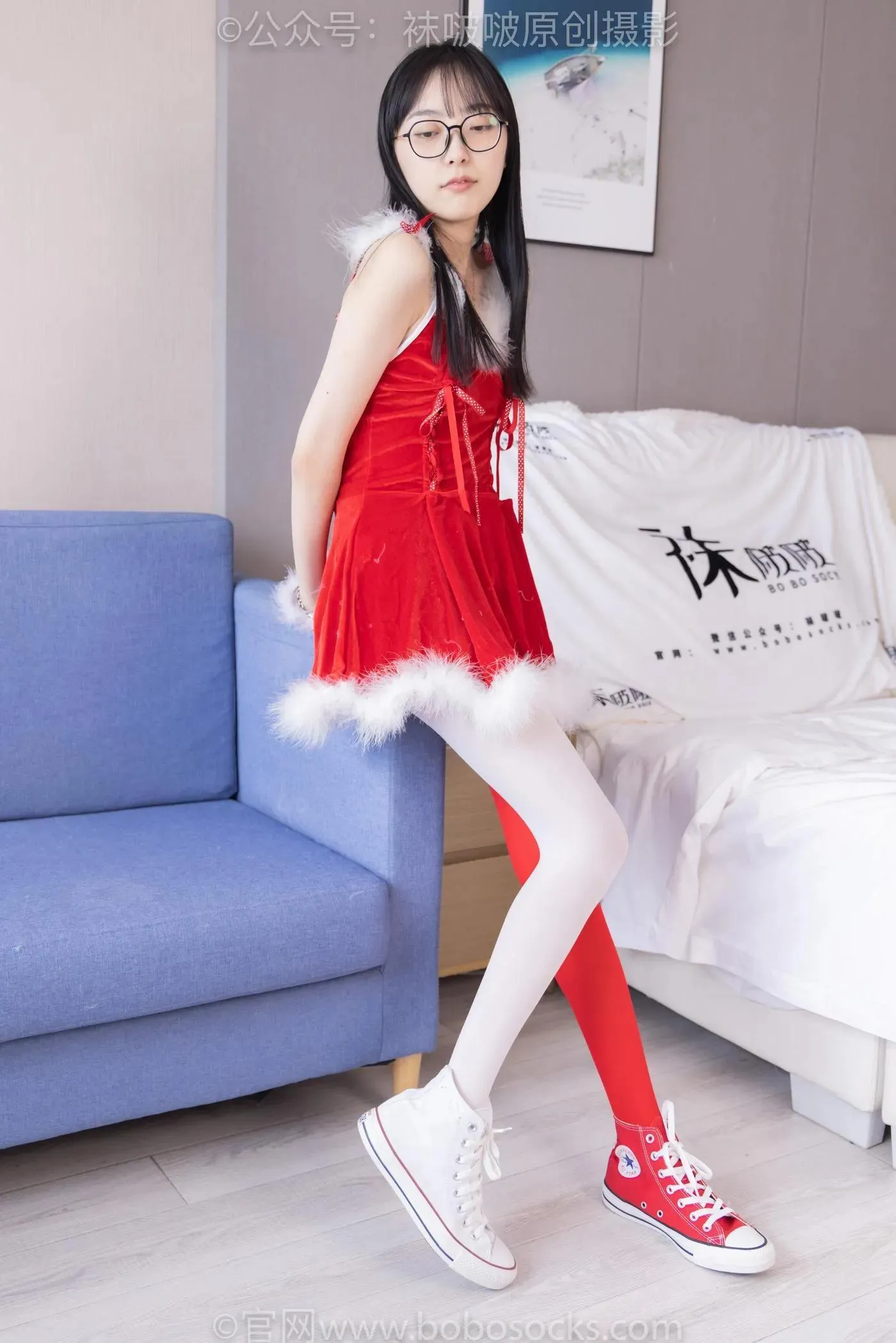 [BoBoSocks袜啵啵]NO.152 稚予-圣诞服、帆布鞋、厚白丝、厚红丝 [135P]插图6